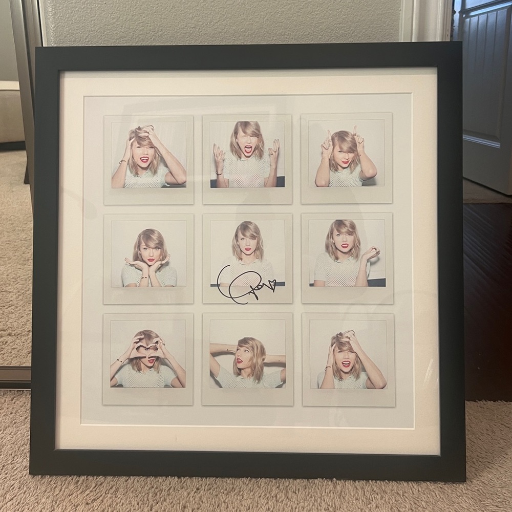 SIGNED SPEAK NOW TAYLOR SWIFT PICTURE